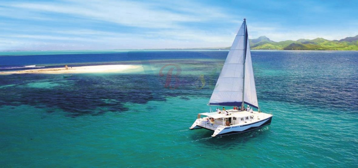 catamaran in north of mauritius
