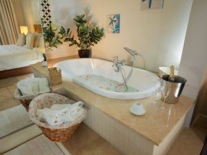Bel Azur villa bathroom2
