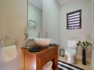 Bel Azur villa toilet