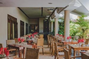 Aanari Hotel Restaurent