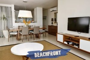 Leora beachfront Apartments Living room