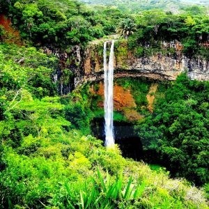 chamarel-7-coloured-earth-waterfall-mauritius