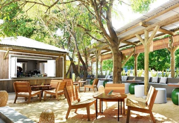 veranda-tamarin-crazy-fish-bar
