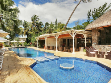 Cocotiers Hotel -Mauritius swimming area