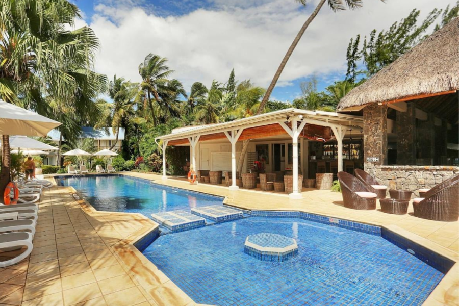 Cocotiers Hotel -Mauritius swimming area
