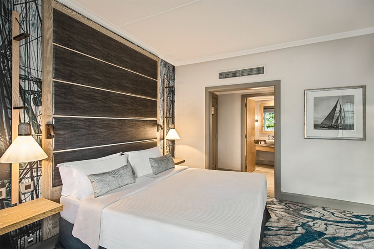 Le suffren room view
