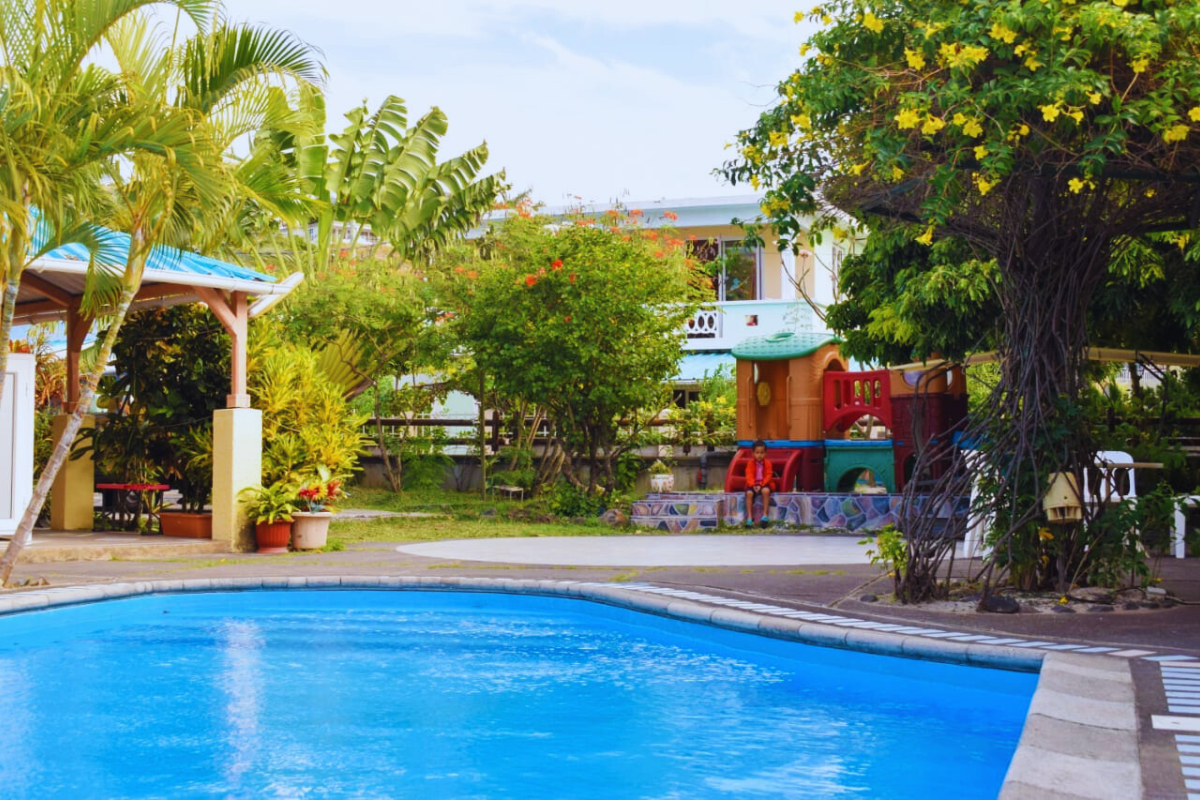 Auberge Anse Aux Anglais swimming pool