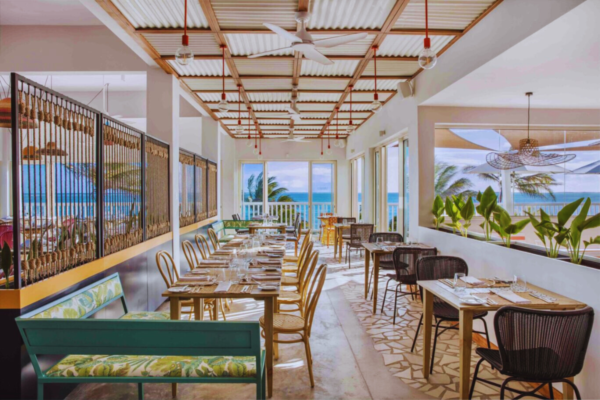 C Rodrigues Mourouk dining area