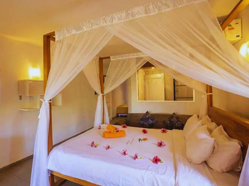 Flowers of paradise room