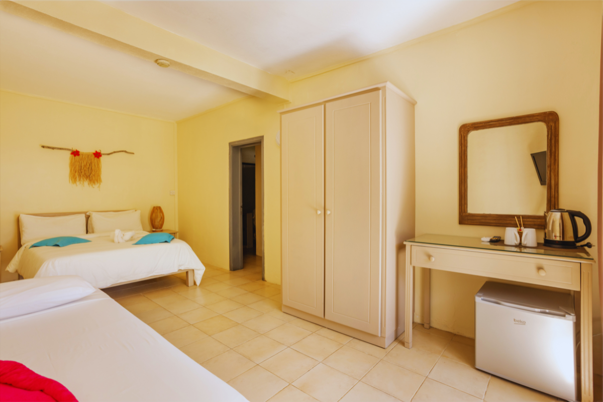 Garden view room interior