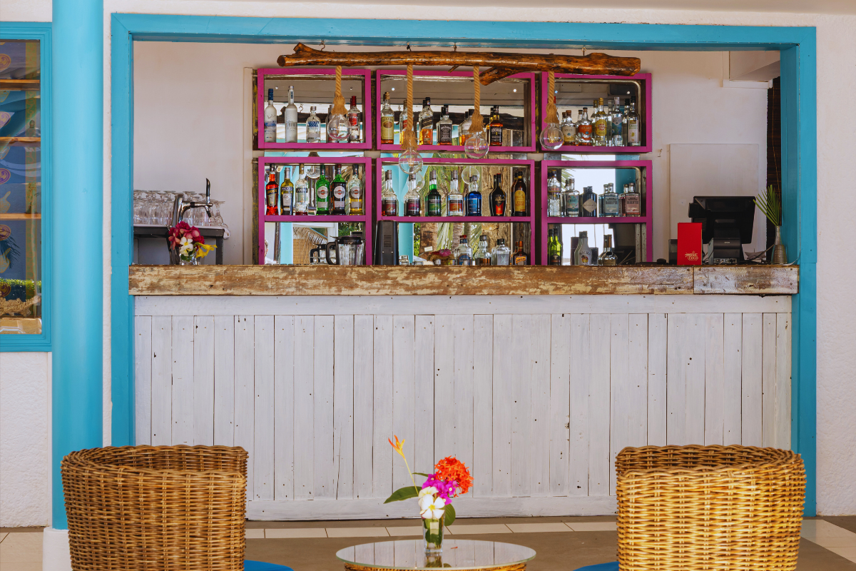 Cocotier Hotel bar