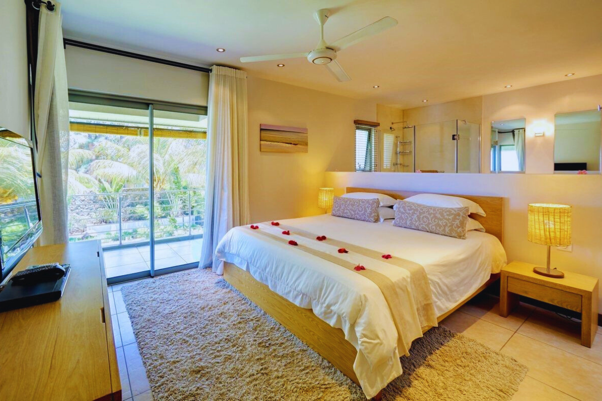 Bon Azur 4 bedroom master bed