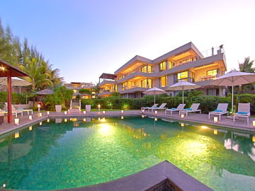 Bon Azur suite main pool