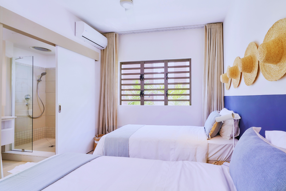 Les Estivales Beachfront - bedroom doublebed