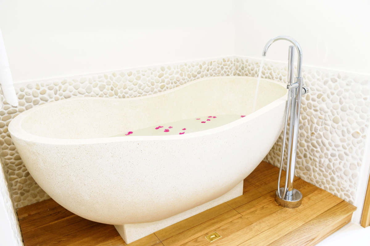 Myra seafront 3 bedroom bathtub
