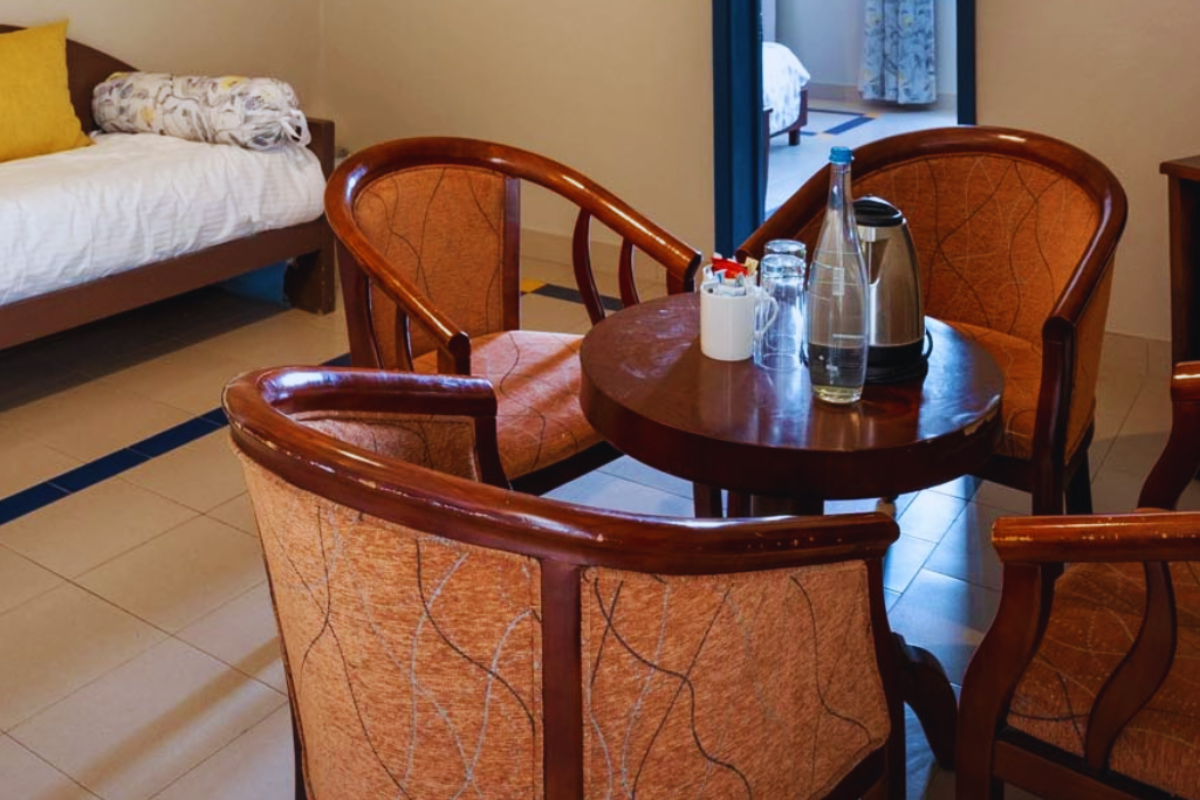 Le Grand Bleu Superior room decor