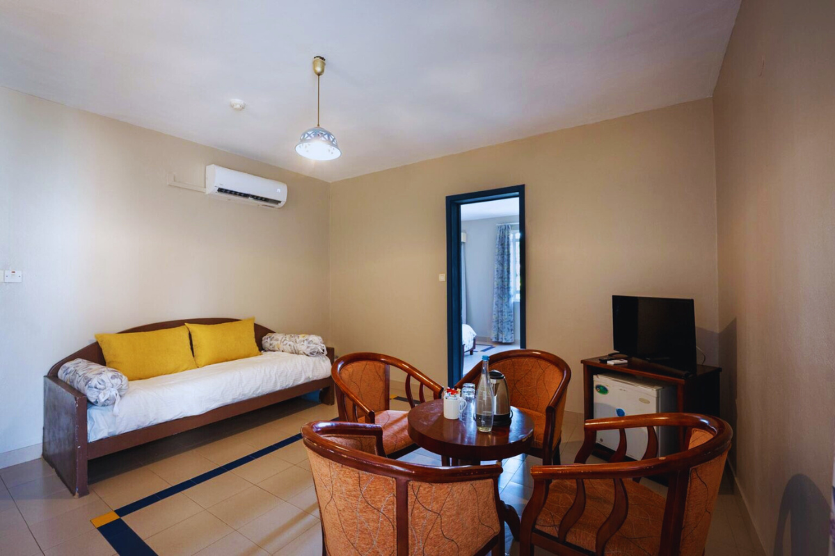 Le Grand Bleu superior room amenities