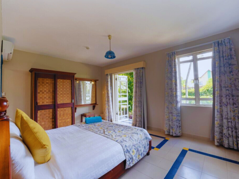 Le Grand Bleu superior room amenities