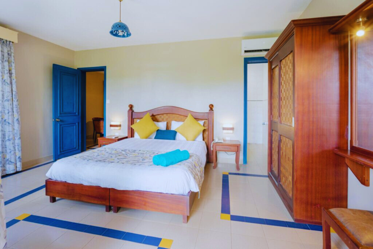 Le Grand Bleu superior room view