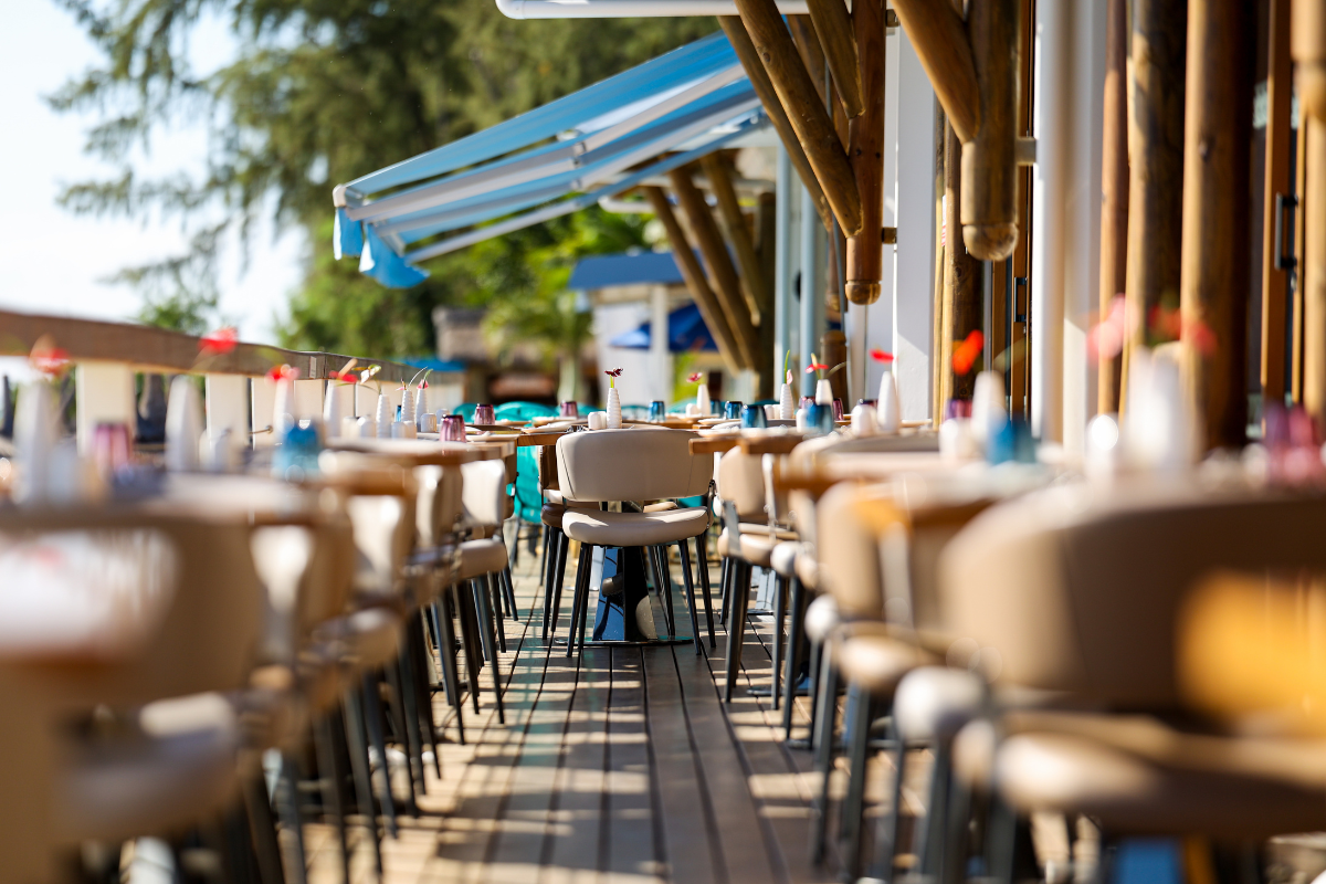 Beach Dining Pearle Beach Hotel